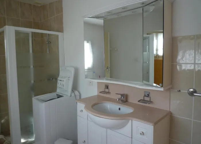 De La Lionnaire بيت للعطل Orches